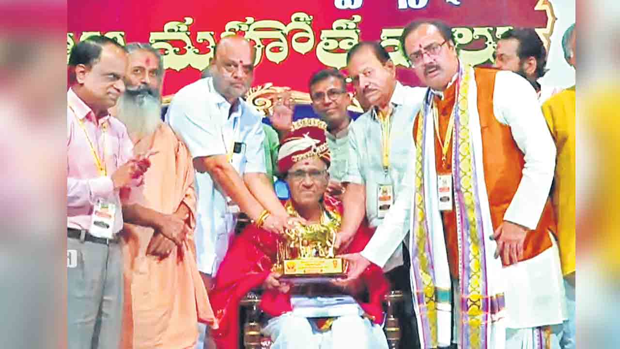 రుక్మాభట్లకు విద్వత్సభ  జీవన సాఫల్య పురస్కారం