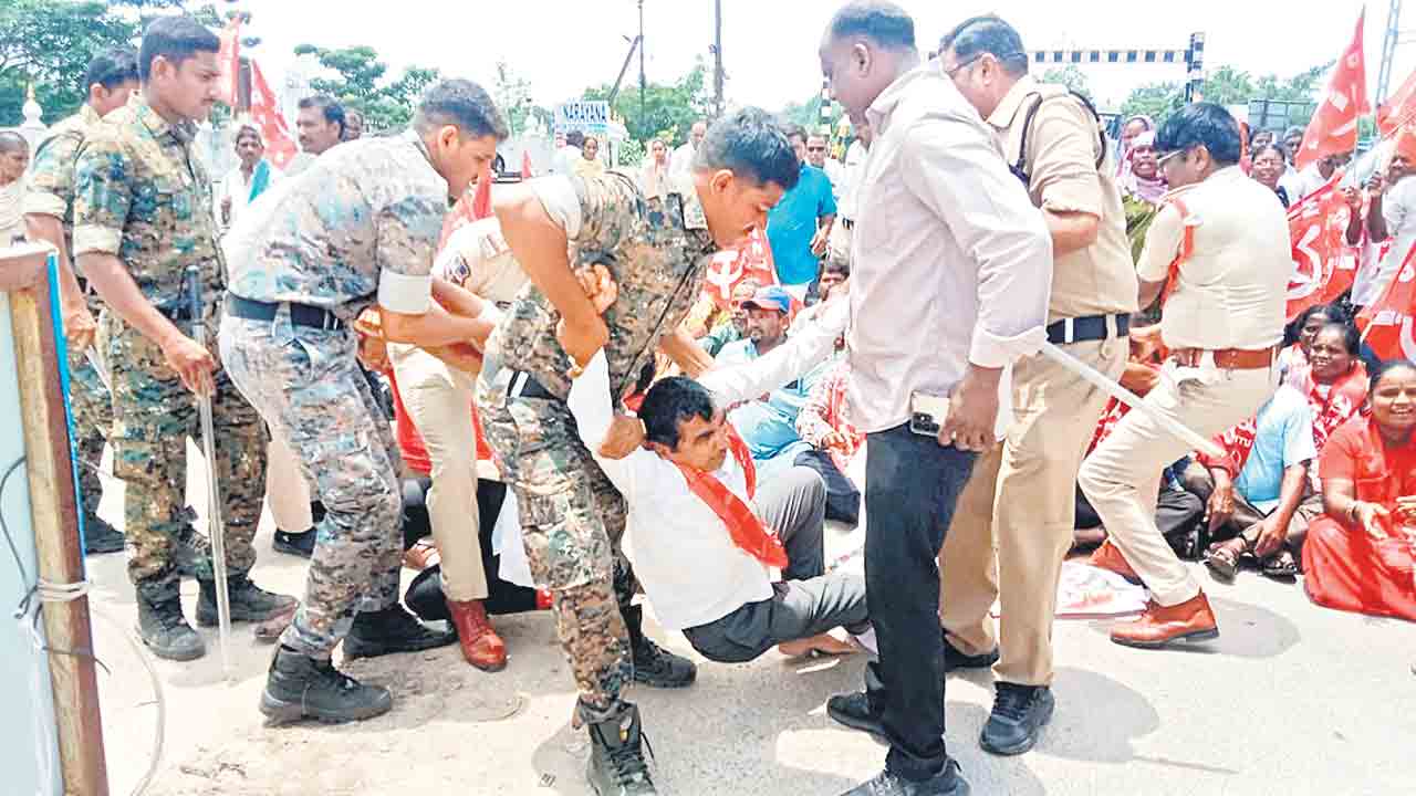 కేంద్ర విధానాలపై వెల్లువెత్తిన నిరసన