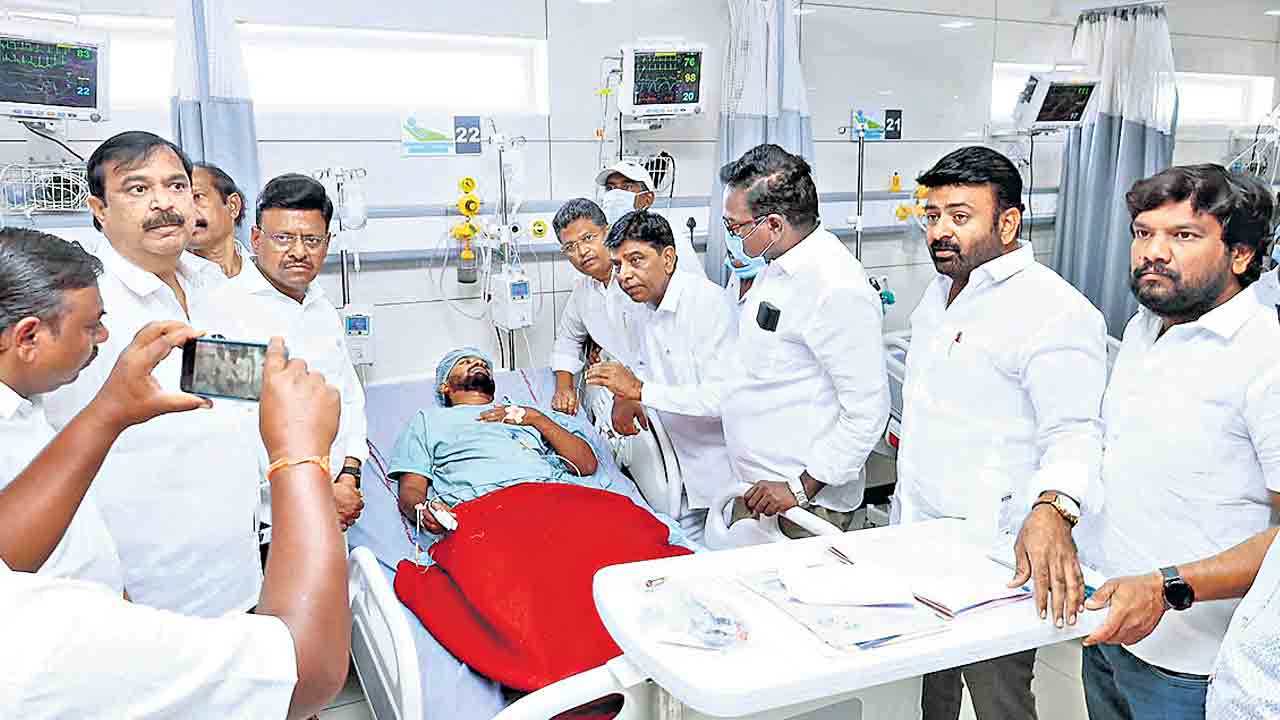 నిరుద్యోగులను వంచించిన కాంగ్రెస్‌