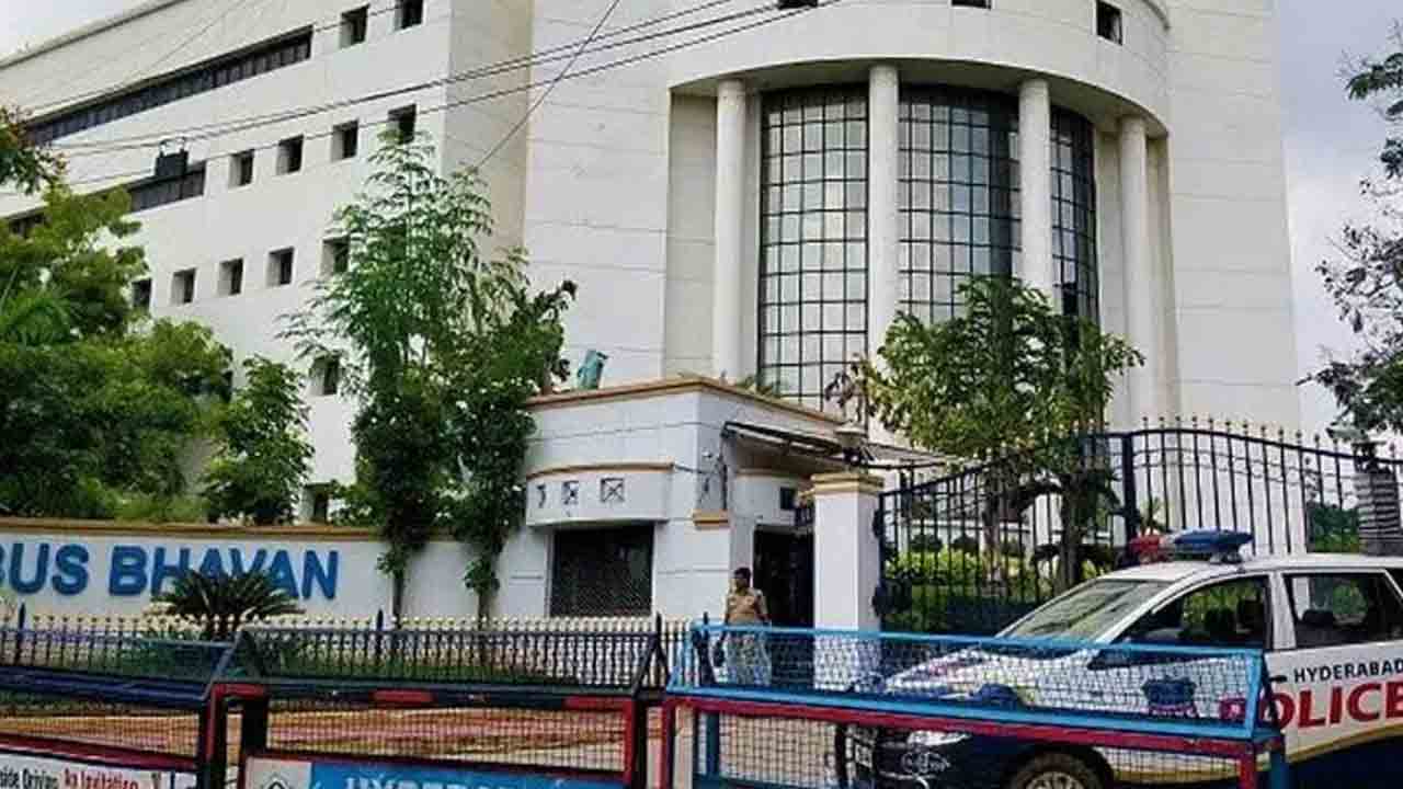 4న ‘చలో బస్‌భవన్‌’