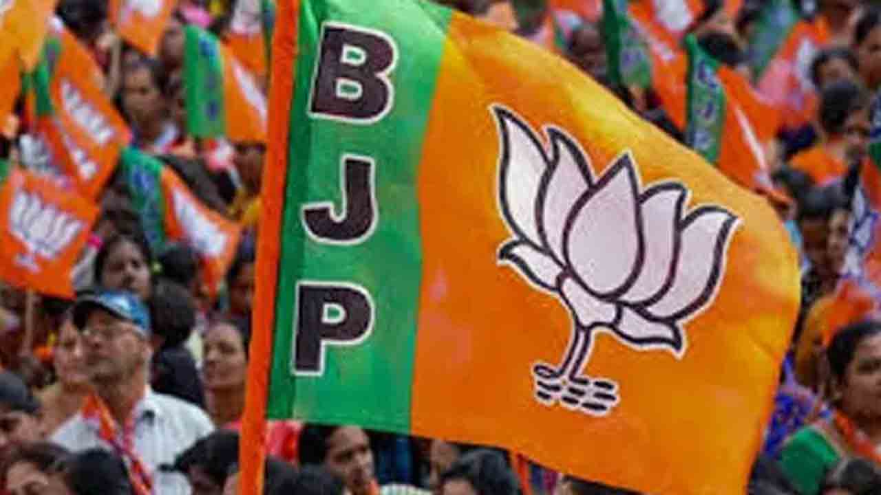 కేటీఆర్‌ను ఫాలో అవుతున్న బీజేపీ ఎంపీలు