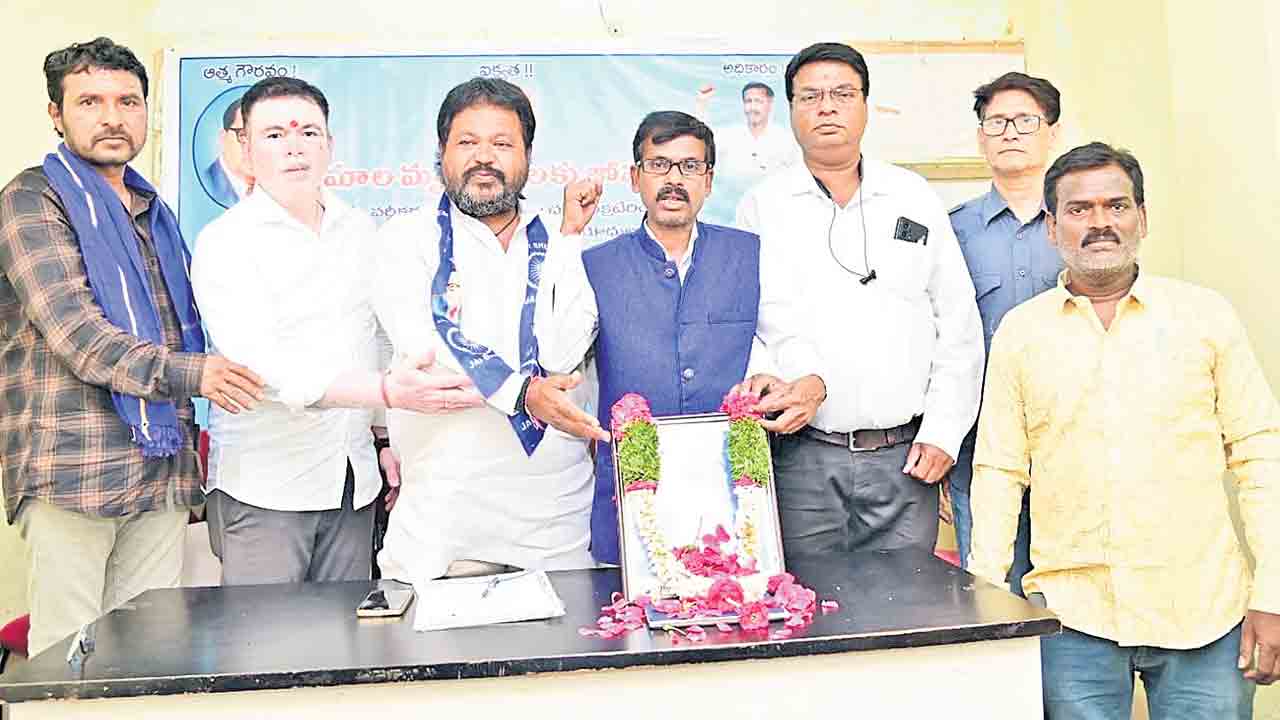 కాంగ్రెస్‌ ప్రభుత్వాన్ని భూస్థాపితం చేయాలి