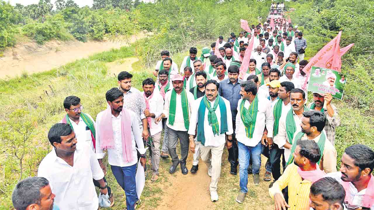 నీటి కోసం పోరుబాట