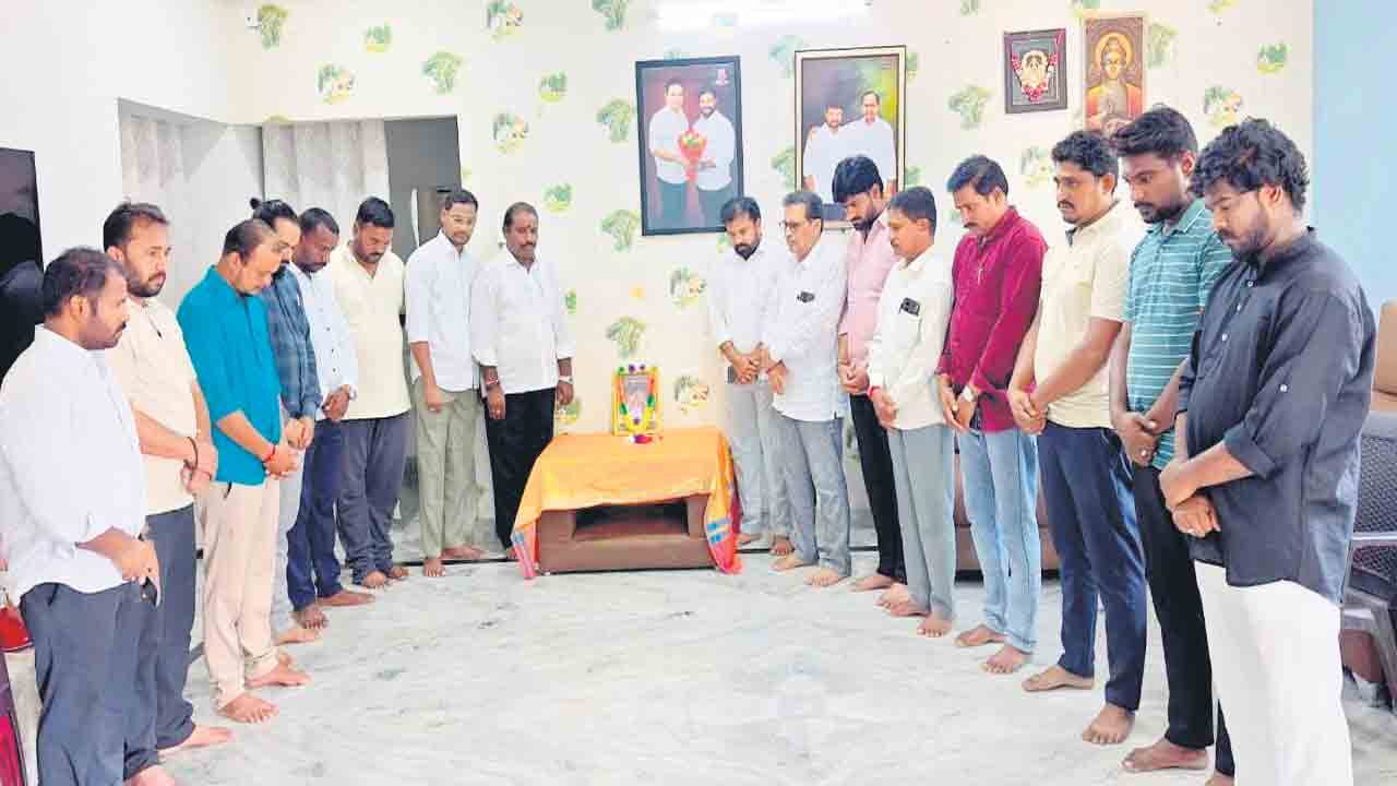 పెద్ది సుదర్శన్‌ రెడ్డికి ఘన నివాళి