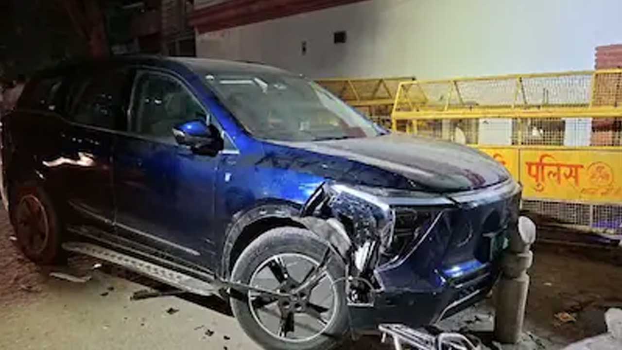 Accident | ఢిల్లీలో యాక్సిడెంట్‌ మహిళ మృతి, భర్తకు గాయాలు