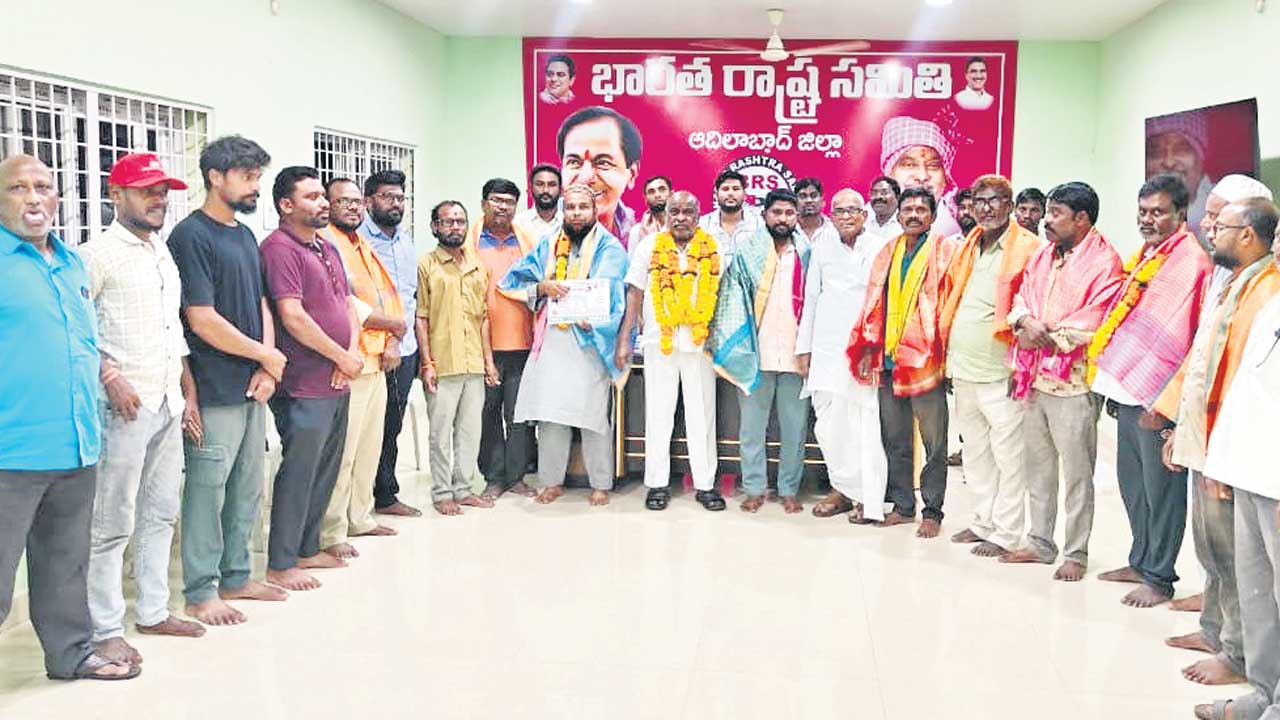 ఆటో కార్మికుల పరిస్థితి దుర్భరం