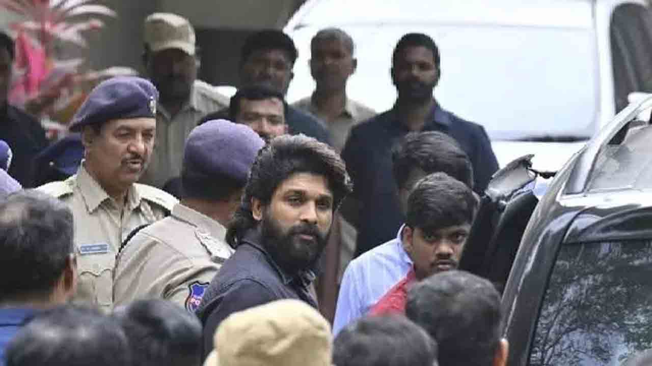 వర్చువల్‌గా కోర్టుకు అల్లు అర్జున్‌.. సెప్టెంబర్‌ 1కి విచారణ వాయిదా