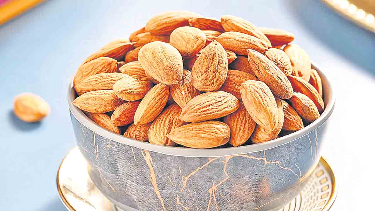 బ్రేక్‌ఫాస్ట్‌లో బాదం