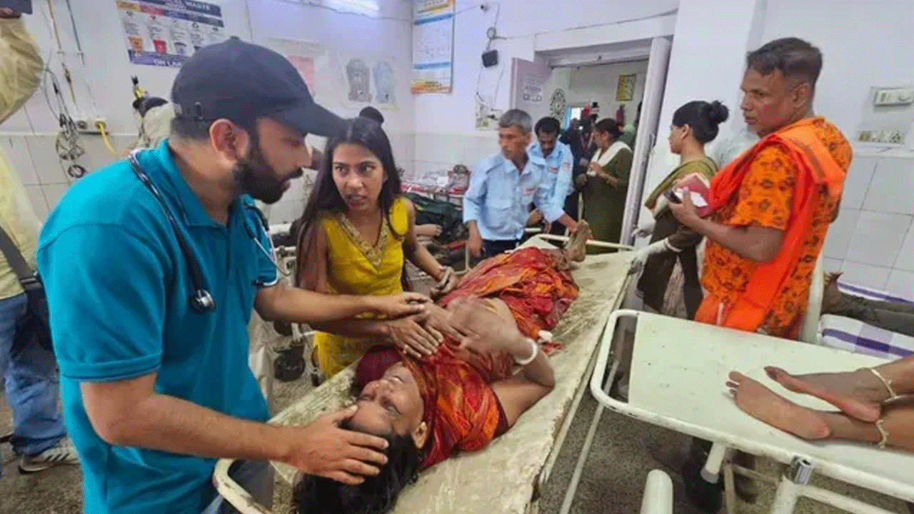 Stampede | ఆల‌యంలో భ‌క్తులపై తెగిప‌డ్డ క‌రెంటు తీగ.. తొక్కిస‌లాట‌లో ఏడుగురు దుర్మ‌ర‌ణం..!