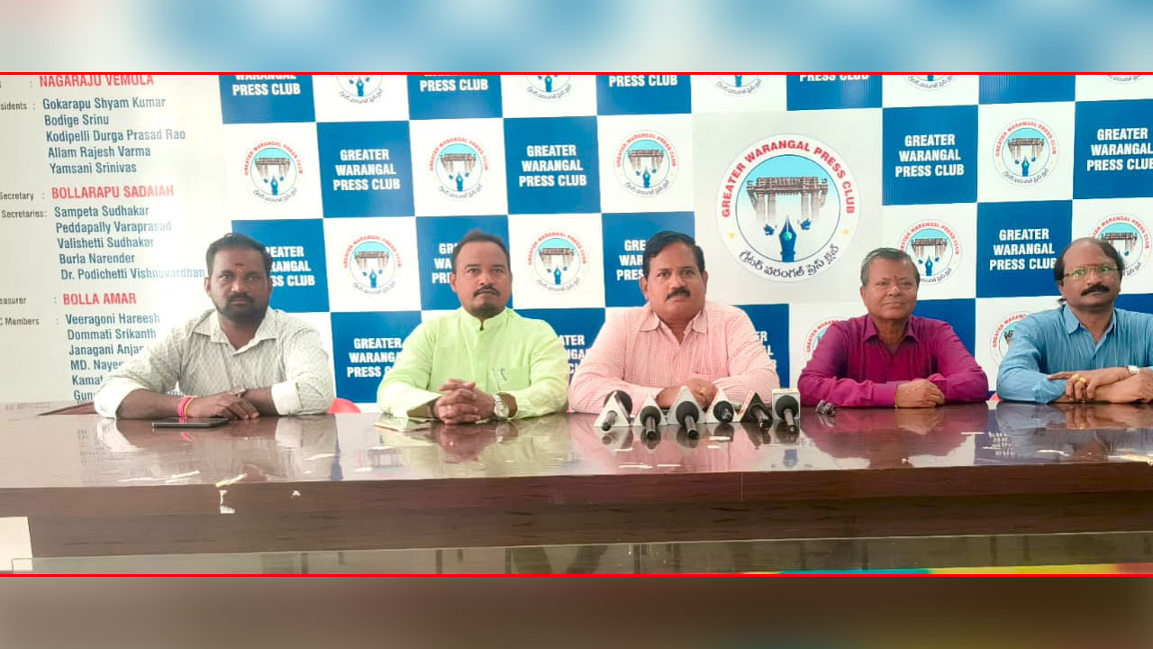 BC leaders | రెడ్లకో న్యాయం, బీసీలకో న్యాయమా ? కొండా సురేఖకు నోటీసులపై బీసీ నాయకుల ఆగ్రహం