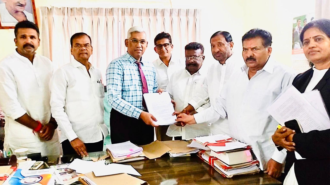 BRS Complaints | రేవంత్ రెడ్డి కుటుంబ భూ కుంభకోణంపై లోకాయుక్తకు బీఆర్‌ఎస్ ఫిర్యాదు