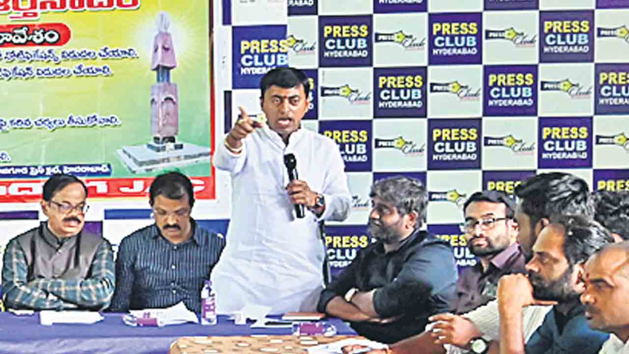 రెండు లక్షల ఉద్యోగాలు ఎప్పుడిస్తరు?