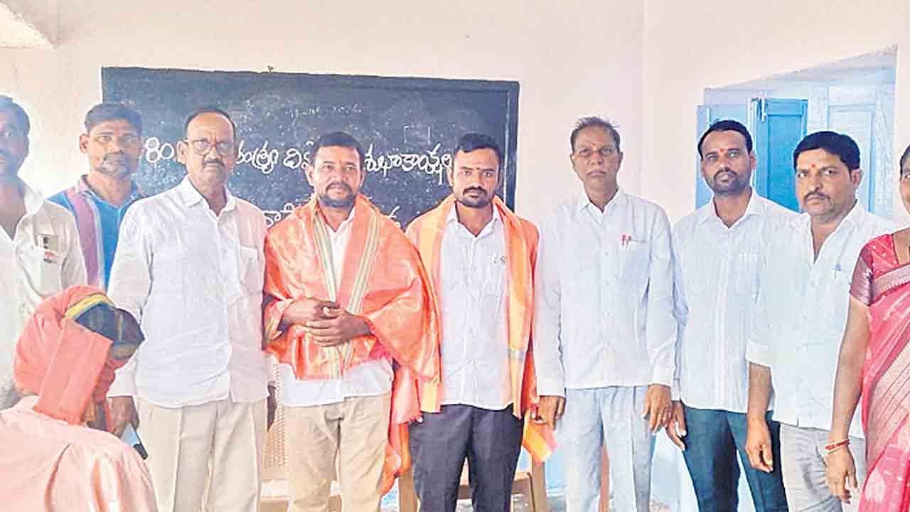 బాజిరెడ్డి సేవలు అభినందనీయం