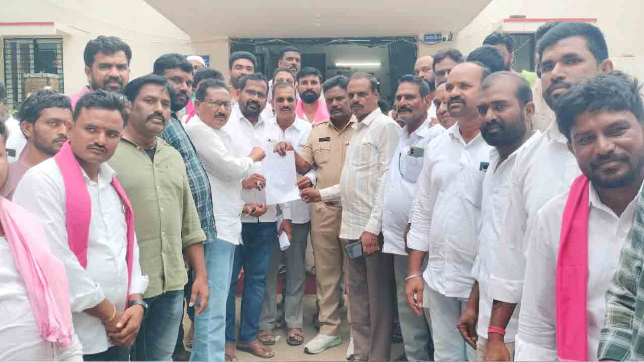 Bajireddy Goverdhan | బాజిరెడ్డి గోవర్ధన్ దిష్టిబొమ్మ దహనం.. బోధన్ ఏసీపీకి బీఆర్‌ఎస్ నాయకుల ఫిర్యాదు