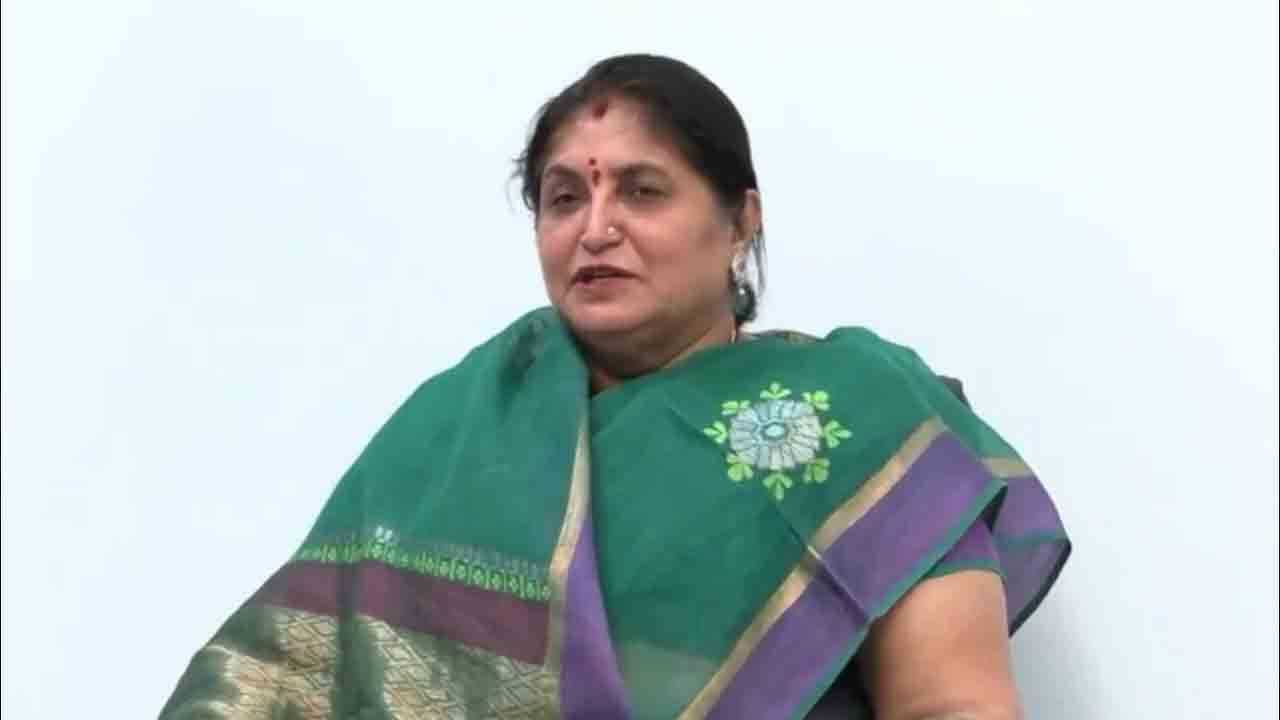భట్టి భార్య కమీషన్లపై విచారణ జరిపించాలి