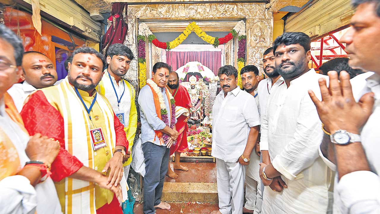బోనమెత్తిన నగరం