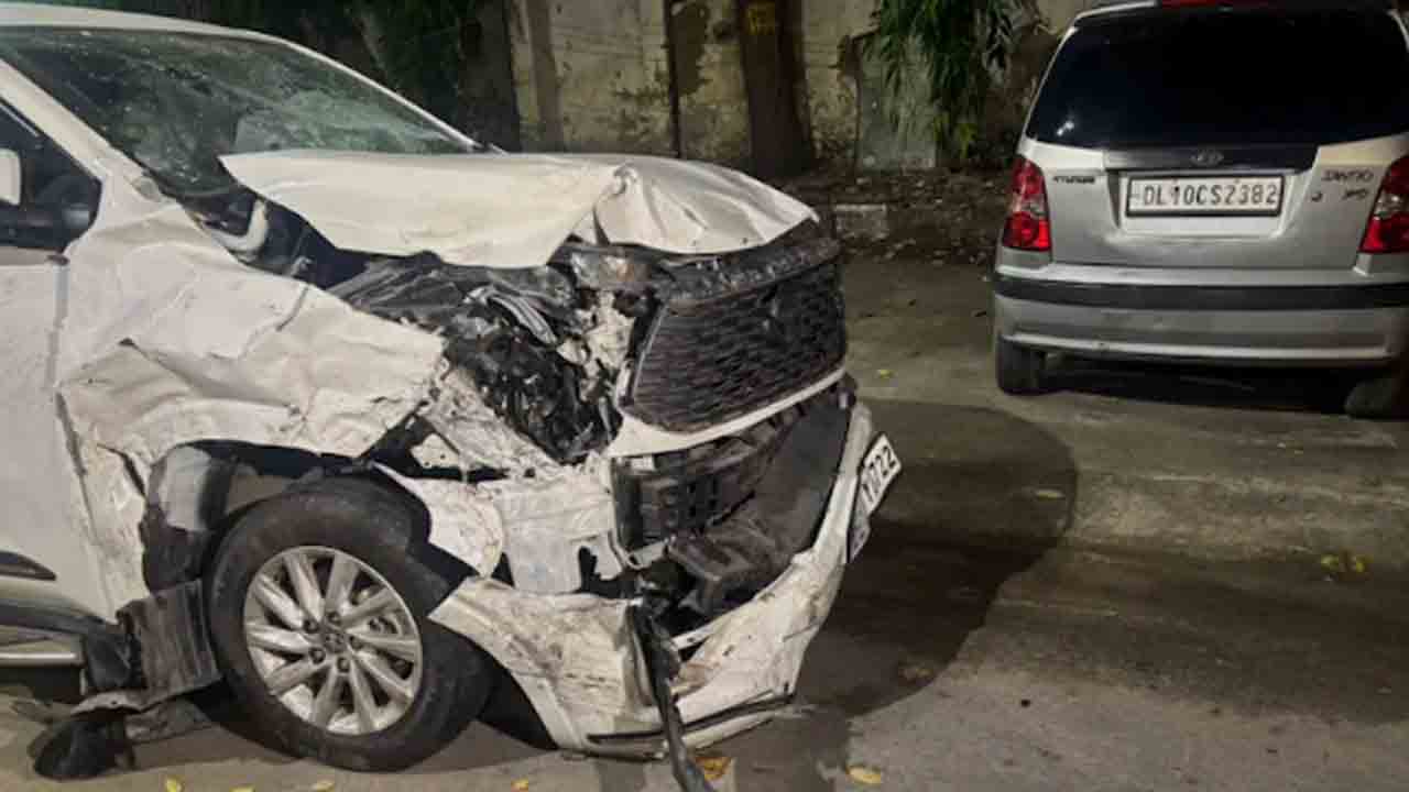 2 MLAs Among 6 Injured | సీఎన్జీ సిలిండర్‌ పేలడంతో ఎస్‌యూవీని ఢీకొట్టిన కారు.. ఇద్దరు ఎమ్మెల్యేలతో   సహా ఆరుగురికి గాయాలు
