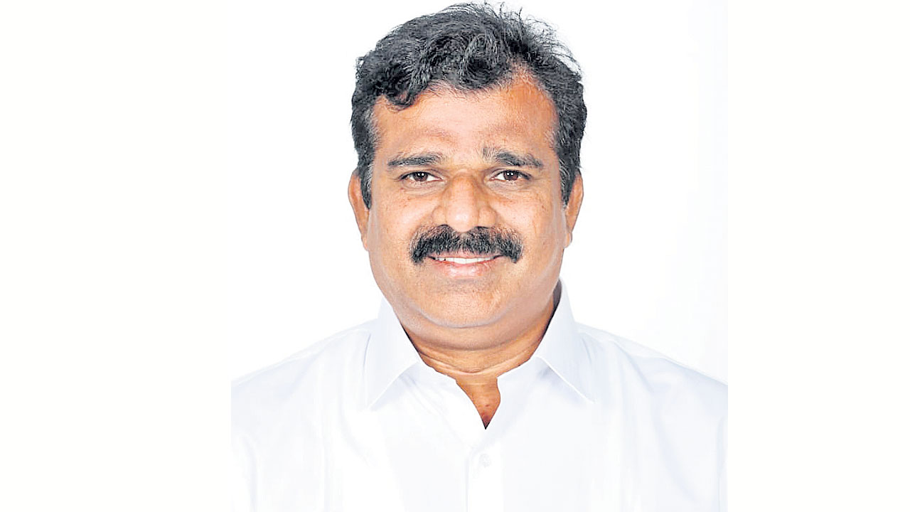 పోలీసుల తీరు తలవంపు