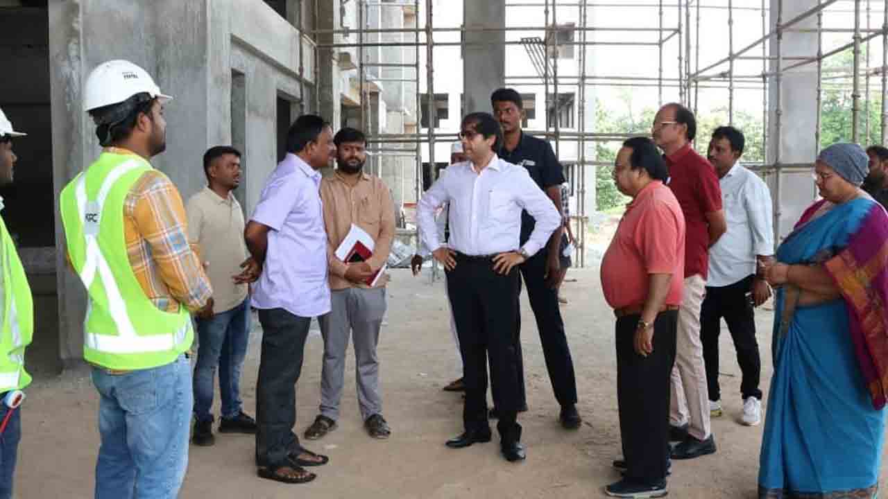 వైద్య కళాశాల నిర్మాణ పనుల్లో వేగం పెంచండి