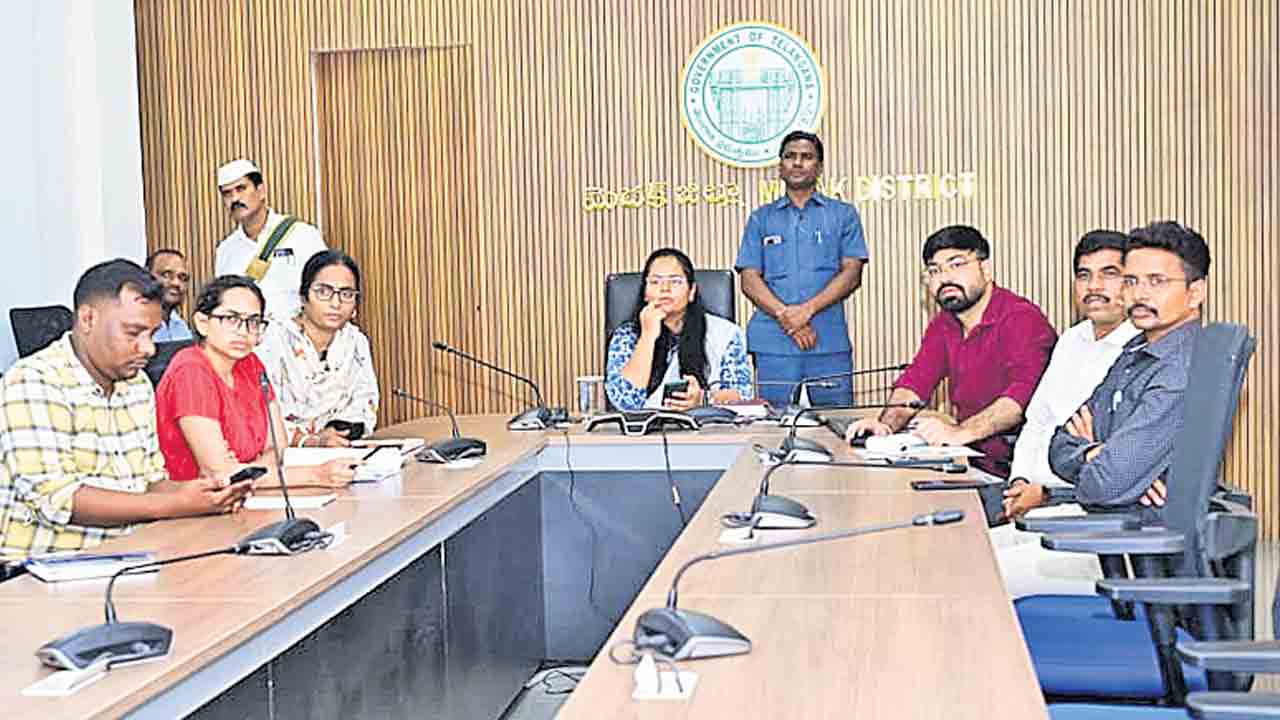 మెదక్ను టూరిస్ట్ హబ్గా మార్చుదాం