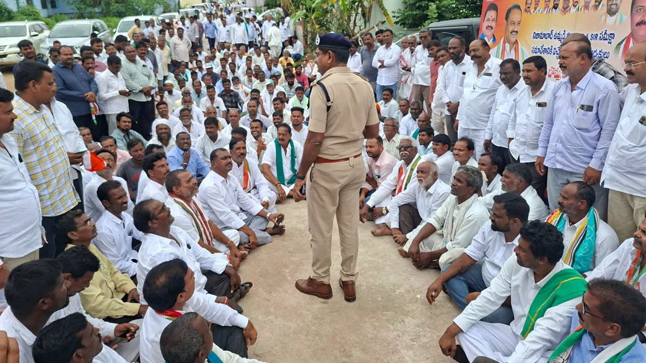Disciplinary Action | పోచారం శ్రీనివాసరెడ్డిపై క్రమశిక్షణ చర్యలు తీసుకోవాలని కాంగ్రెస్‌ నాయకుల డిమాండ్