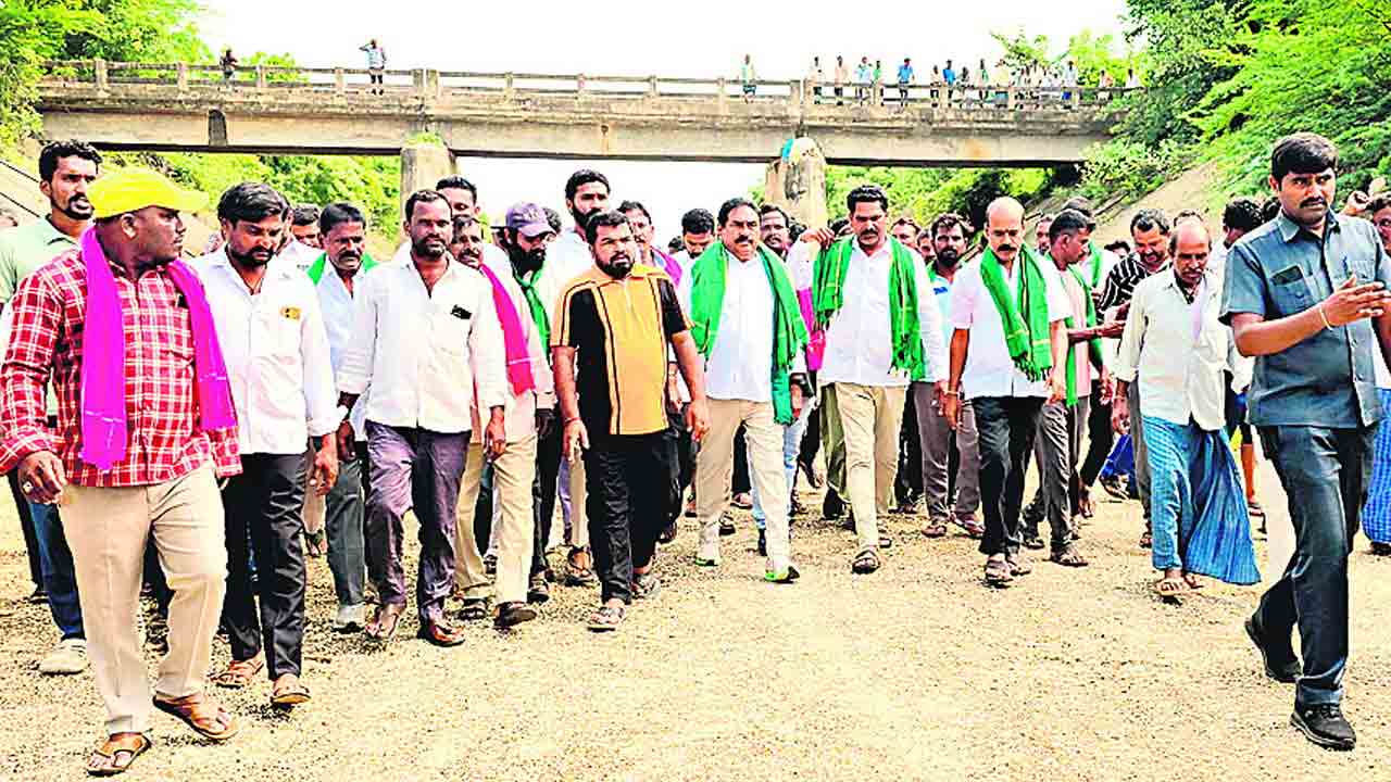 ఎస్సారెస్పీ కాల్వకు నీరు విడుదల చేయాలి