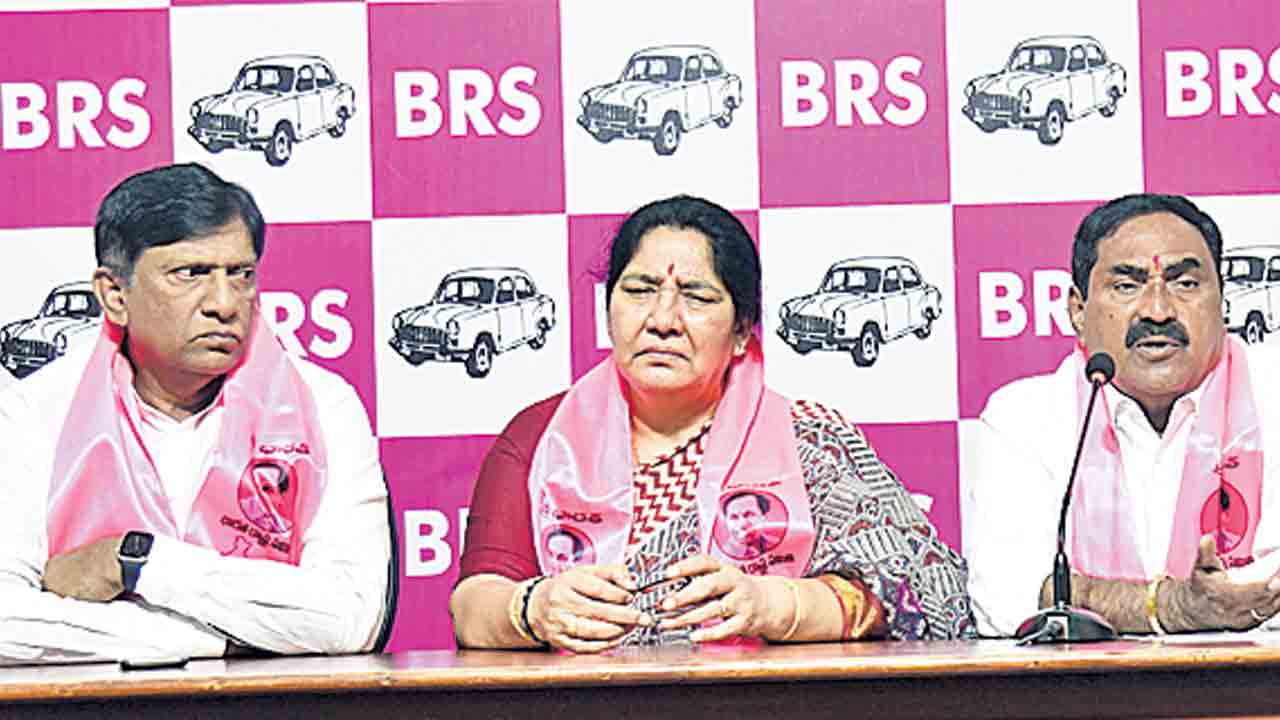 విగ్రహాన్ని వెంటనే పునః ప్రతిష్ఠించాలి.. లేదంటే గ్రామగ్రామాన ఏర్పాటు చేస్తాం.. ఎర్రబెల్లి దయాకర్‌రావు హెచ్చరిక