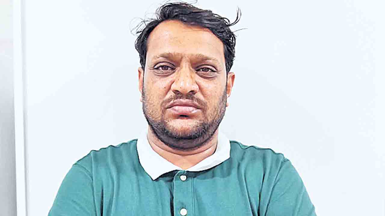 నకిలీ డిప్యూటీ ఎస్పీ హల్‌చల్‌.. అరెస్ట్‌ చేసిన హైదరాబాద్‌ సీసీఎస్‌ పోలీసులు