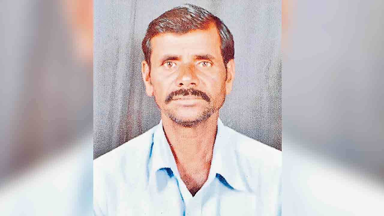 అప్పులబాధతో రైతు ఆత్మహత్య