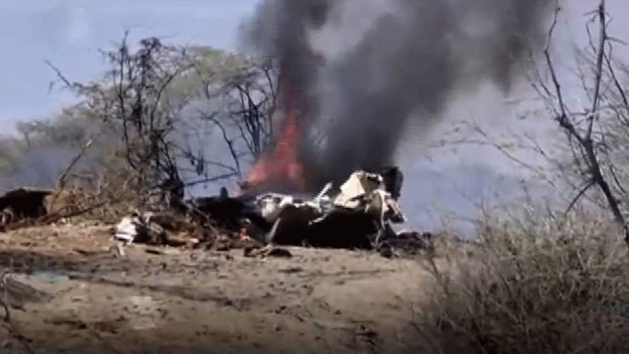 Flight Crash | ఘోరం.. కుప్ప‌కూలిన టూరిస్ట్ విమానం.. 13 మంది దుర్మ‌ర‌ణం