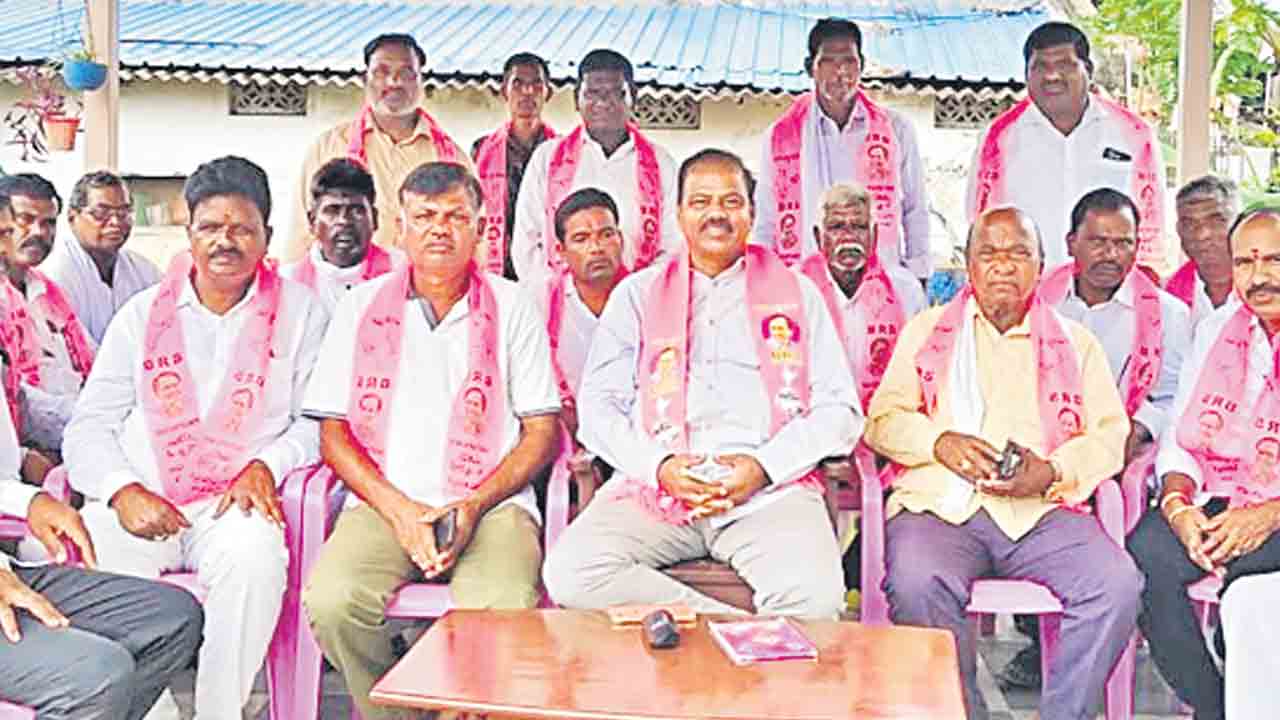 నల్లవాగు నుంచి నీళ్లివ్వాలి