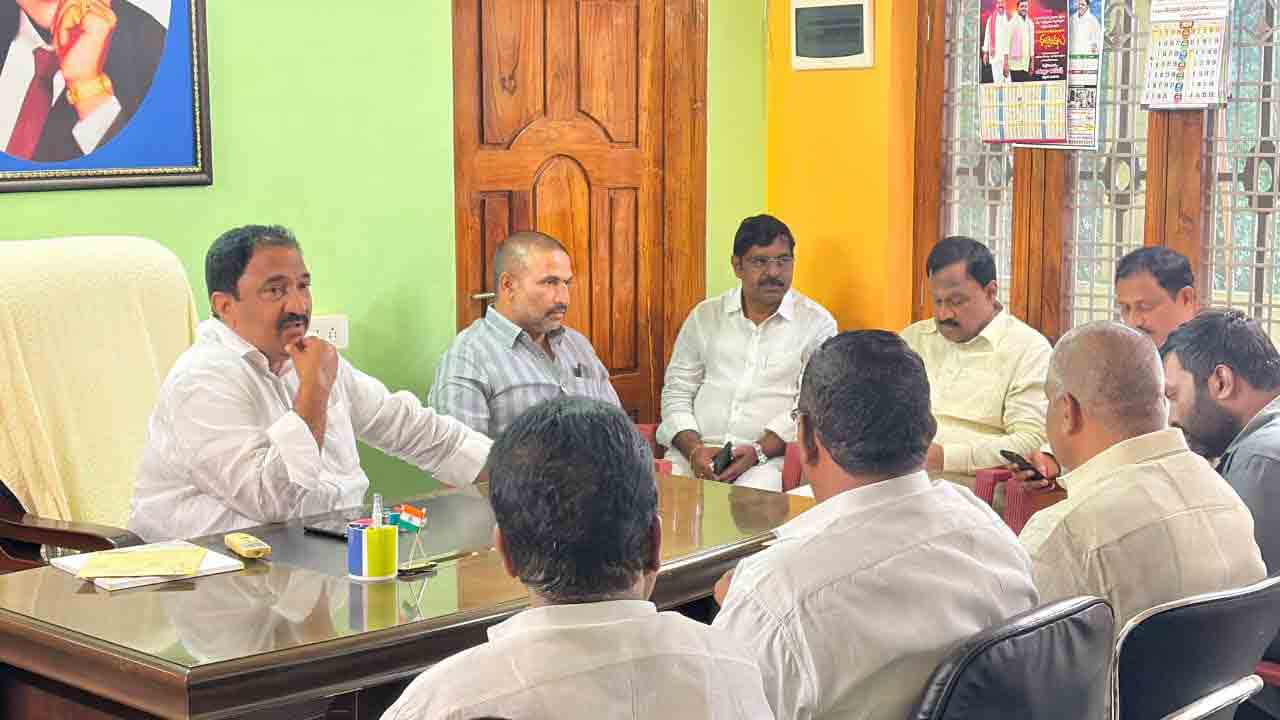 ప్రజా సమస్యలపై నిరంతర పోరాటాలు