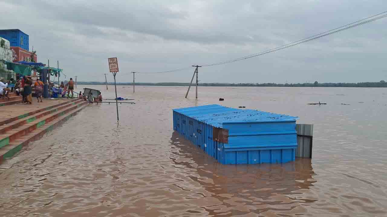 గోదావరి ఉగ్రరూపం