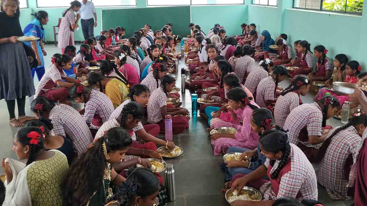 ఇచ్చేది రూ.5 కొనేది రూ.7కు పైనే..