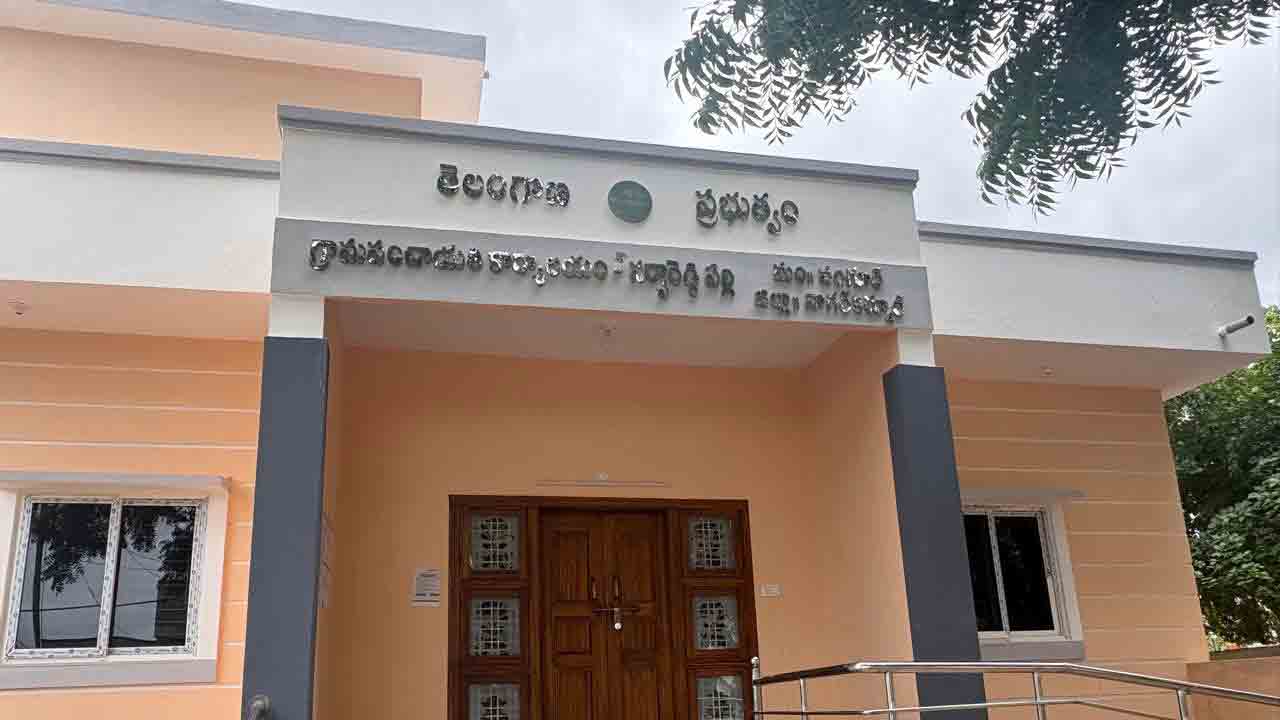 జీపీల మెడపై కరెంట్ కత్తి!