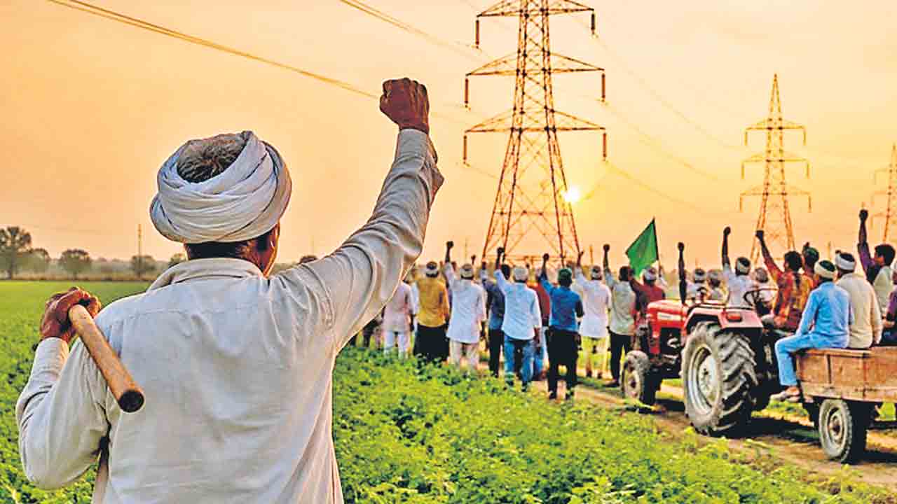 మీ పరిహారం వద్దు.. మా భూమి మాదే!