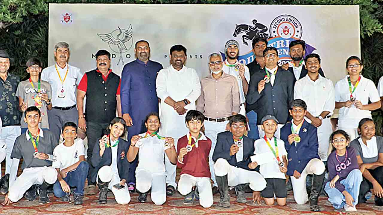 ఆర్నవ్‌,అనన్యకు స్వర్ణాలు