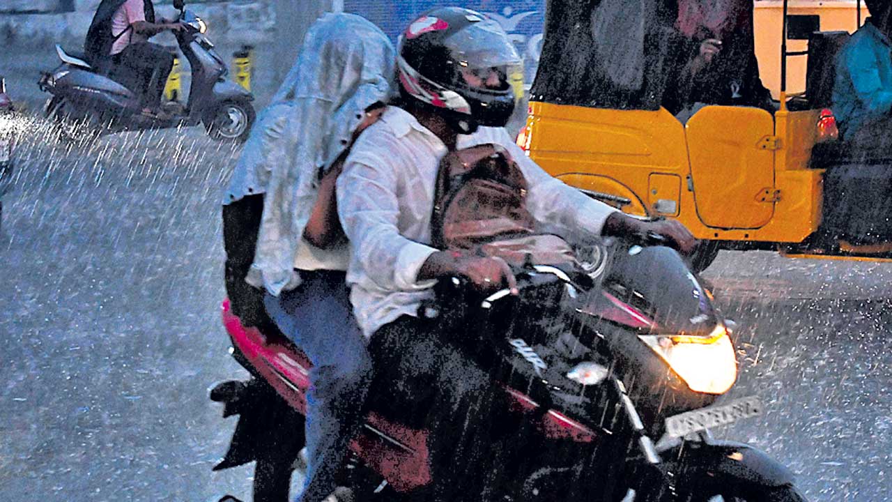 రెండు రోజులు మోస్తరు వానలు