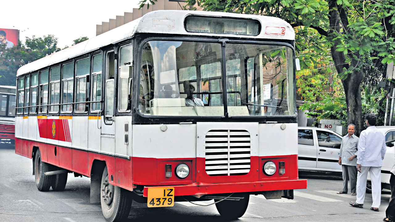 ఆ రూట్లలో రాత్రివేళల్లో బస్సులు
