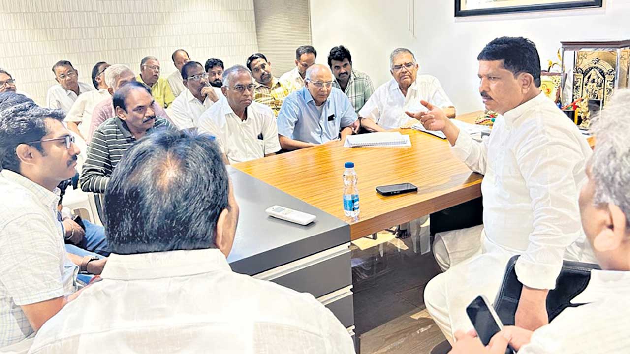 బాధితులకు అండగా బీఆర్‌ఎస్‌