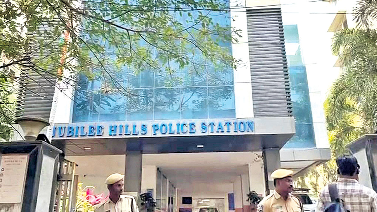 ఫోస్టింగ్స్‌.. ఊస్టింగ్స్‌