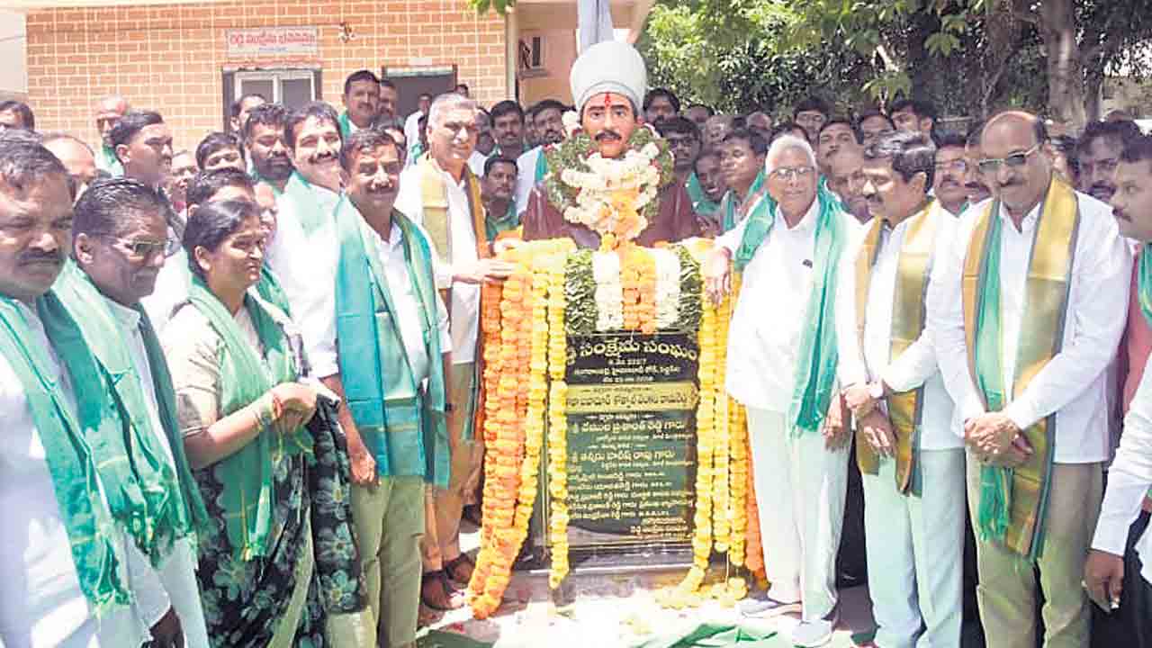 వెంకట్రామిరెడ్డిని స్ఫూర్తిగా తీసుకోవాలి