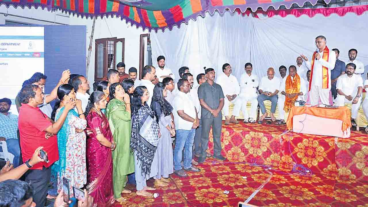ప్రజల ఆస్తులపై కాంగ్రెస్‌ రాబందుల కన్ను