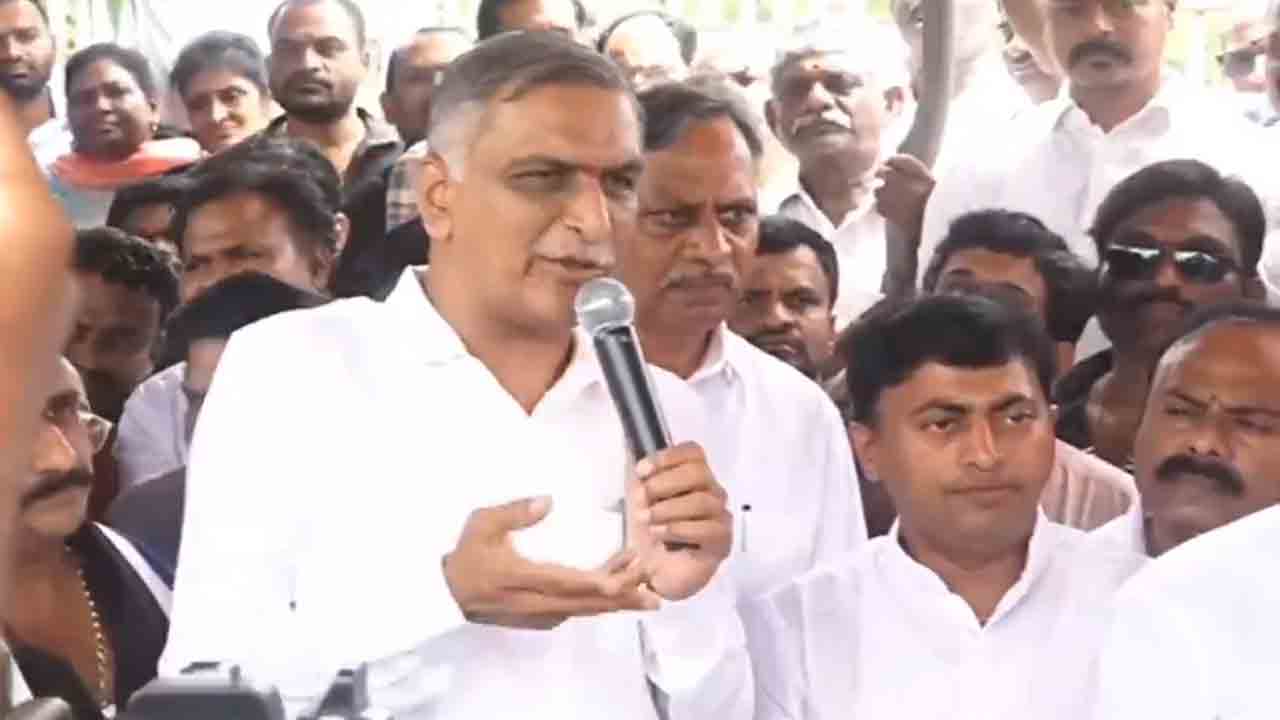 Harish Rao | గాల్లో దీపంలాగా ఈహెచ్‌ఎస్‌ అమలు.. ఉద్యోగులకు మాత్రం జీతంలో కోత : హరీశ్ రావు