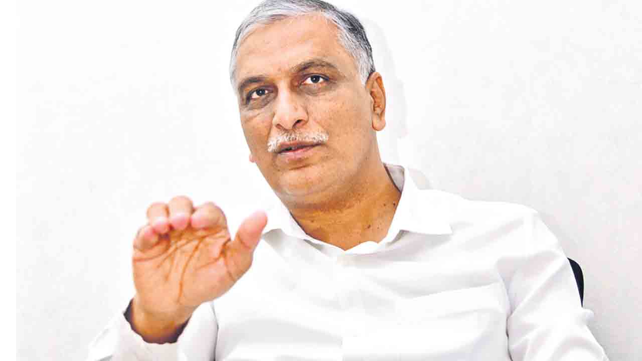 ప్రజాపాలనా? పోలీస్‌ పాలనా?.. ప్రశ్నిస్తే కేసులతో వేధింపులు
