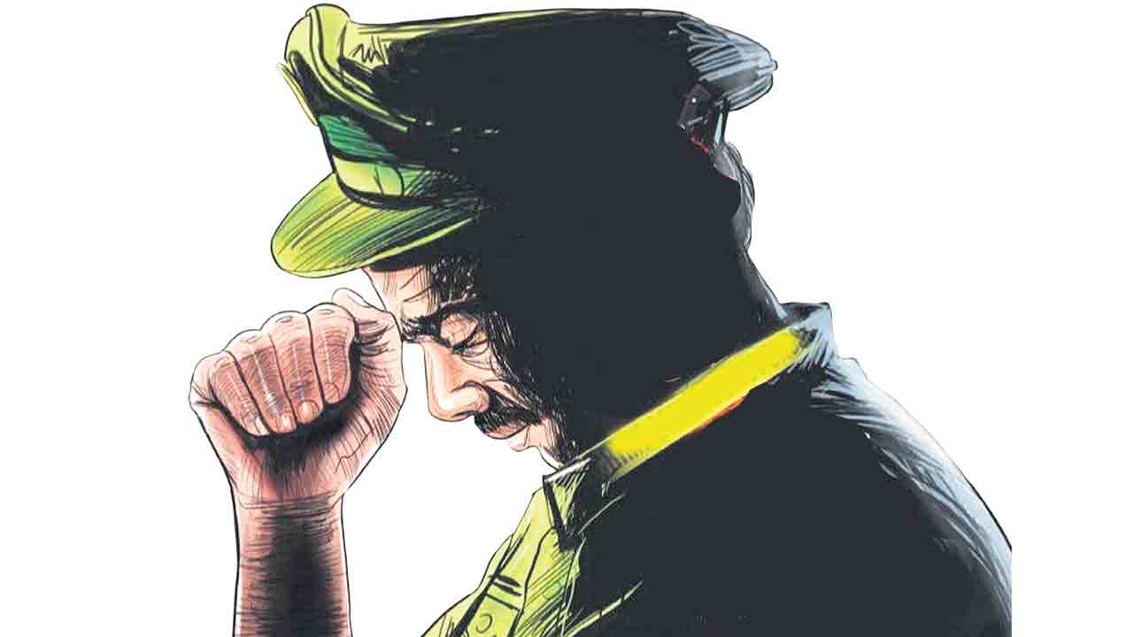 పోస్టింగ్స్‌.. ఊస్టింగ్స్‌