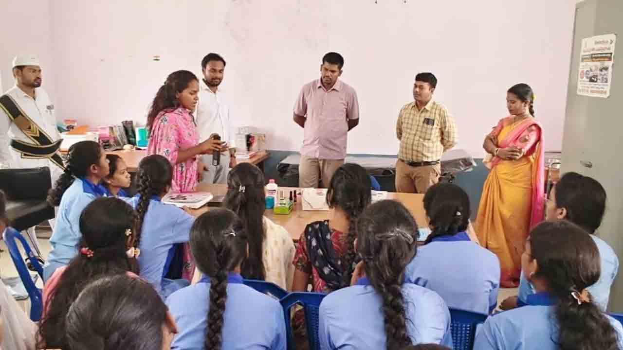 గిరిజన యువత ఆర్థికంగా ఎదగాలి