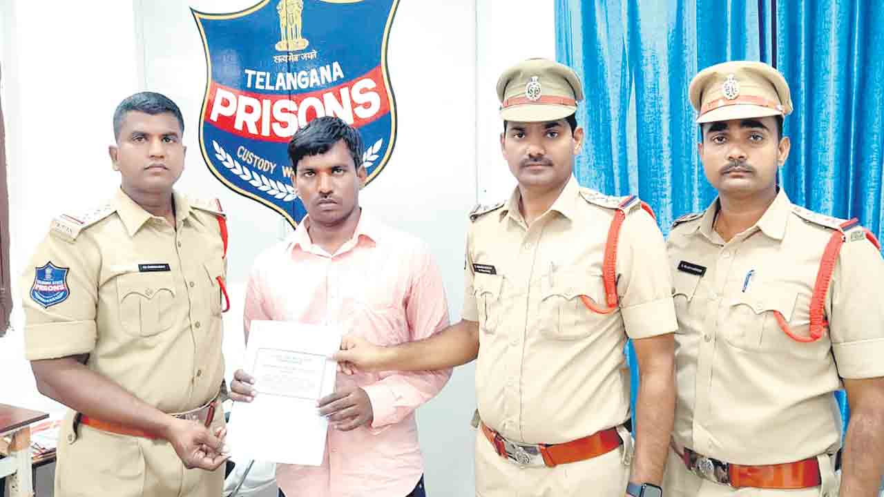 బియ్యం అక్రమంగా తరలింపు.. రైస్‌మిల్లర్‌పై పీడీ యాక్ట్‌