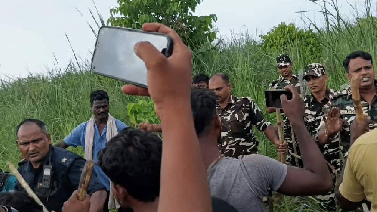 India-Nepal | ఇండియా-నేపాల్ సరిహద్దులో ఉద్రిక్తత.. భారత సిబ్బందిపై రాళ్లదాడి చేసిన నేపాలీలు