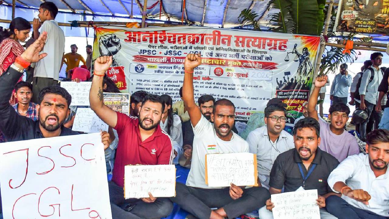 Jharkhand | జేపీఎస్‌సీ పేపర్ లీక్‌పై కొనసాగుతున్న ఆందోళనలు.. విద్యార్థులతో చర్చలకు సిద్ధమన్న జార్ఖండ్‌ ప్రభుత్వం